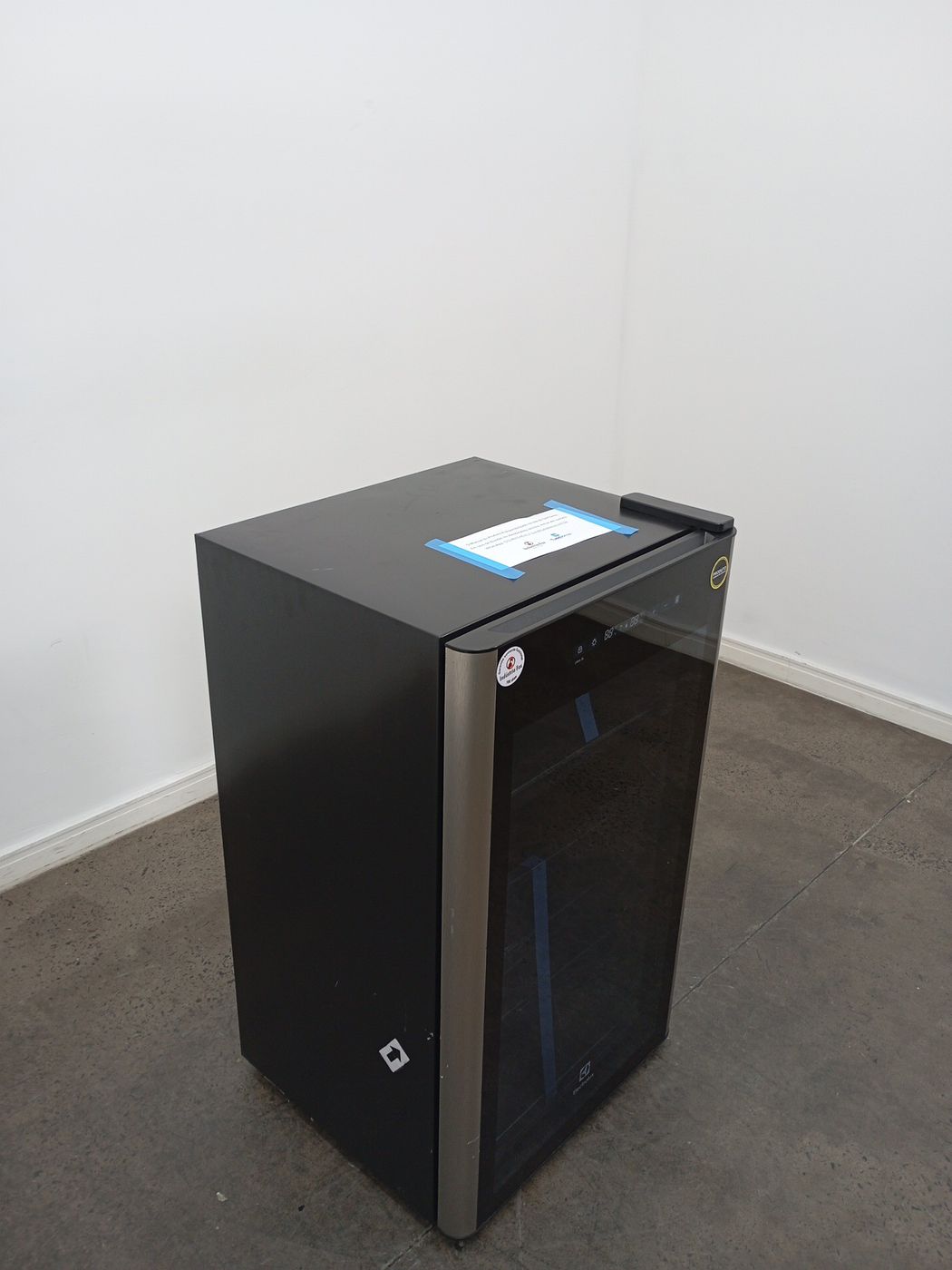 ADEGA ELECTROLUX WDF29 DUAL ZONE 29 GARRAFAS 