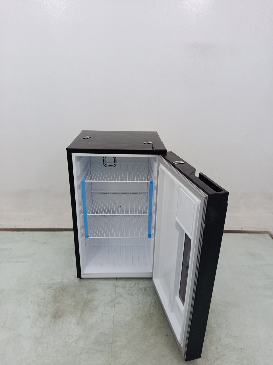 CERVEJEIRA ELECTROLUX EB10C HOME BAR FROST FR