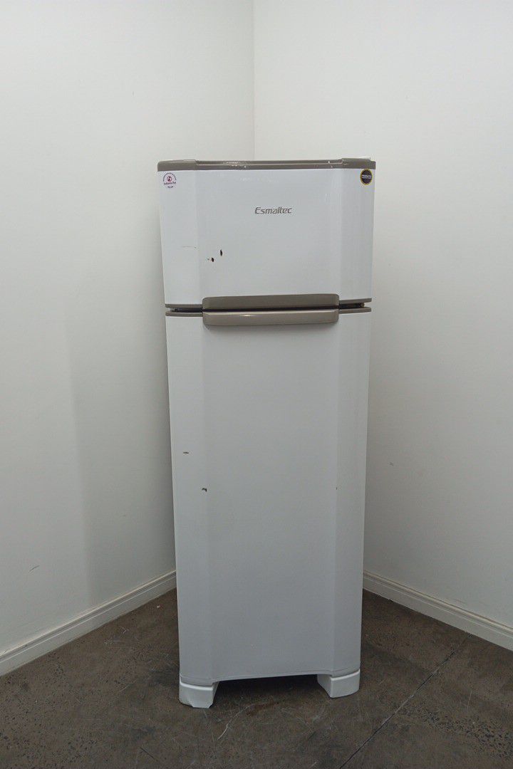 REFRIGERADOR ESMALTEC 276 LITROS RCD34 CYCLE 