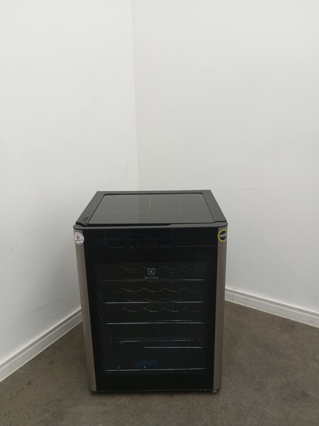 ADEGA ELECTROLUX VINHOS 1 PORTA ACS24 24 GARR