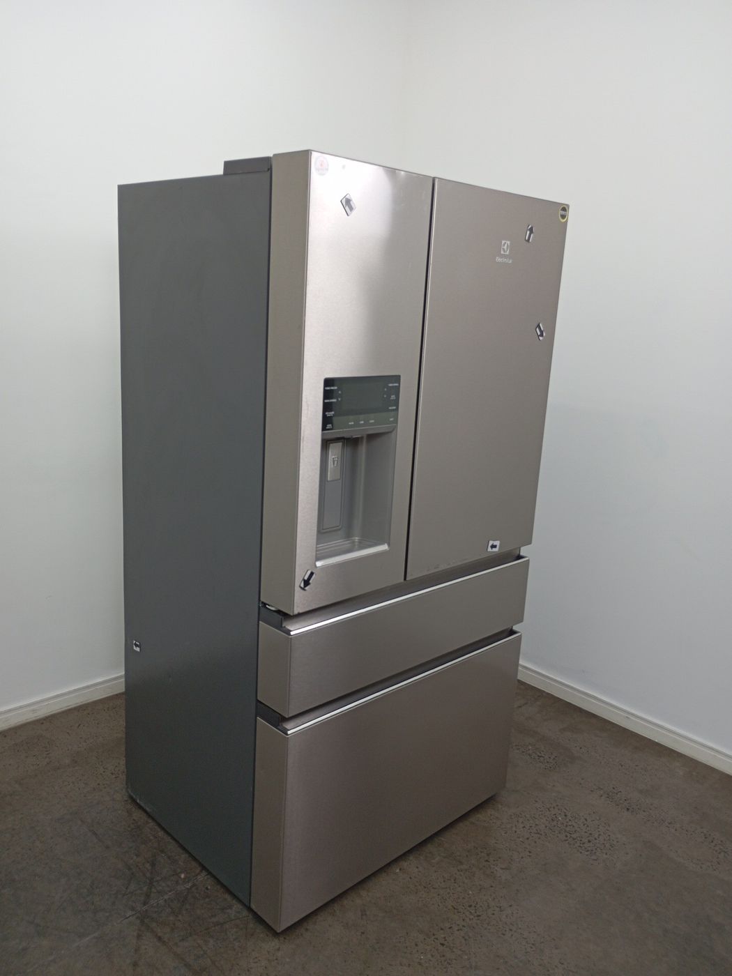 REFRIGERADOR ELECTROLUX DM91X FROST FREE  INV