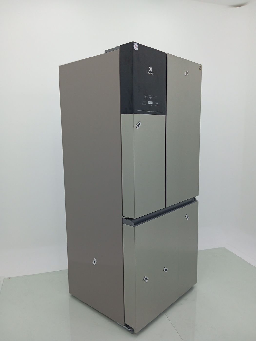 REFRIGERADOR ELECTROLUX IM8S FROST FREE INVER