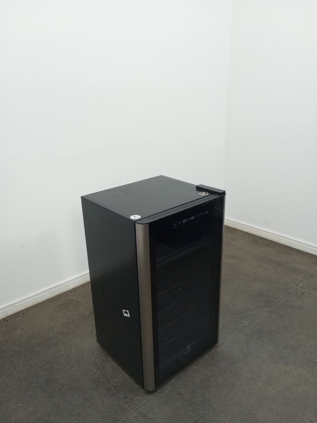 ADEGA ELECTROLUX WDF29 DUAL ZONE 29 GARRAFAS 