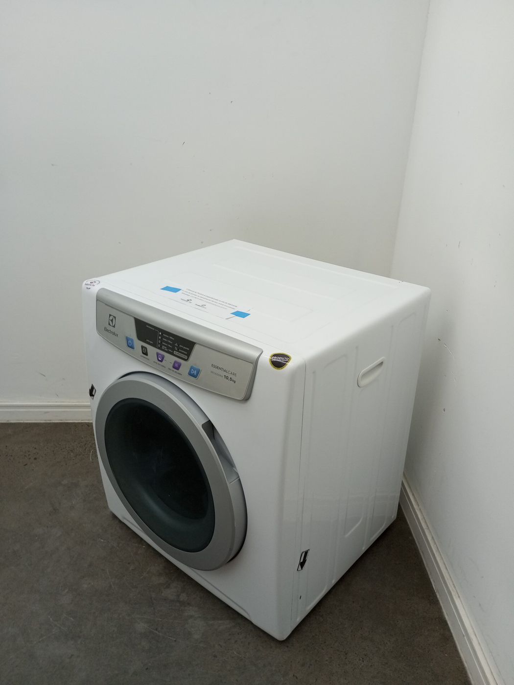 SECADORA ELECTROLUX SVP11 DE PAREDE E PISO 10
