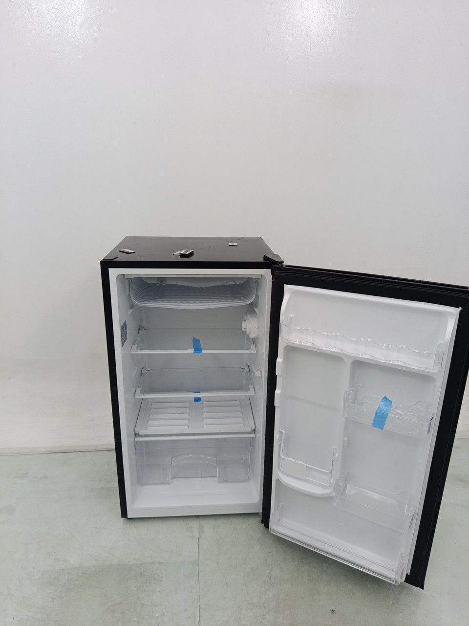 FRIGOBAR ELECTROLUX EM90B - Frigobar Electrol
