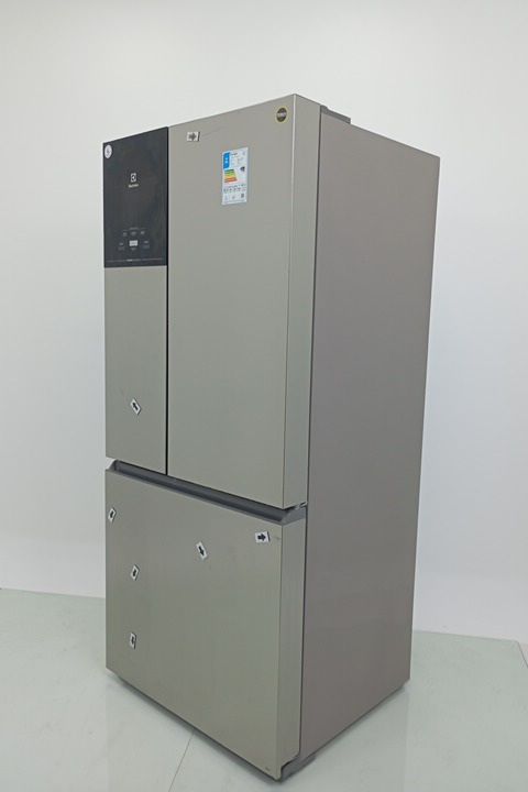 REFRIGERADOR ELECTROLUX IM8S FROST FREE INVER