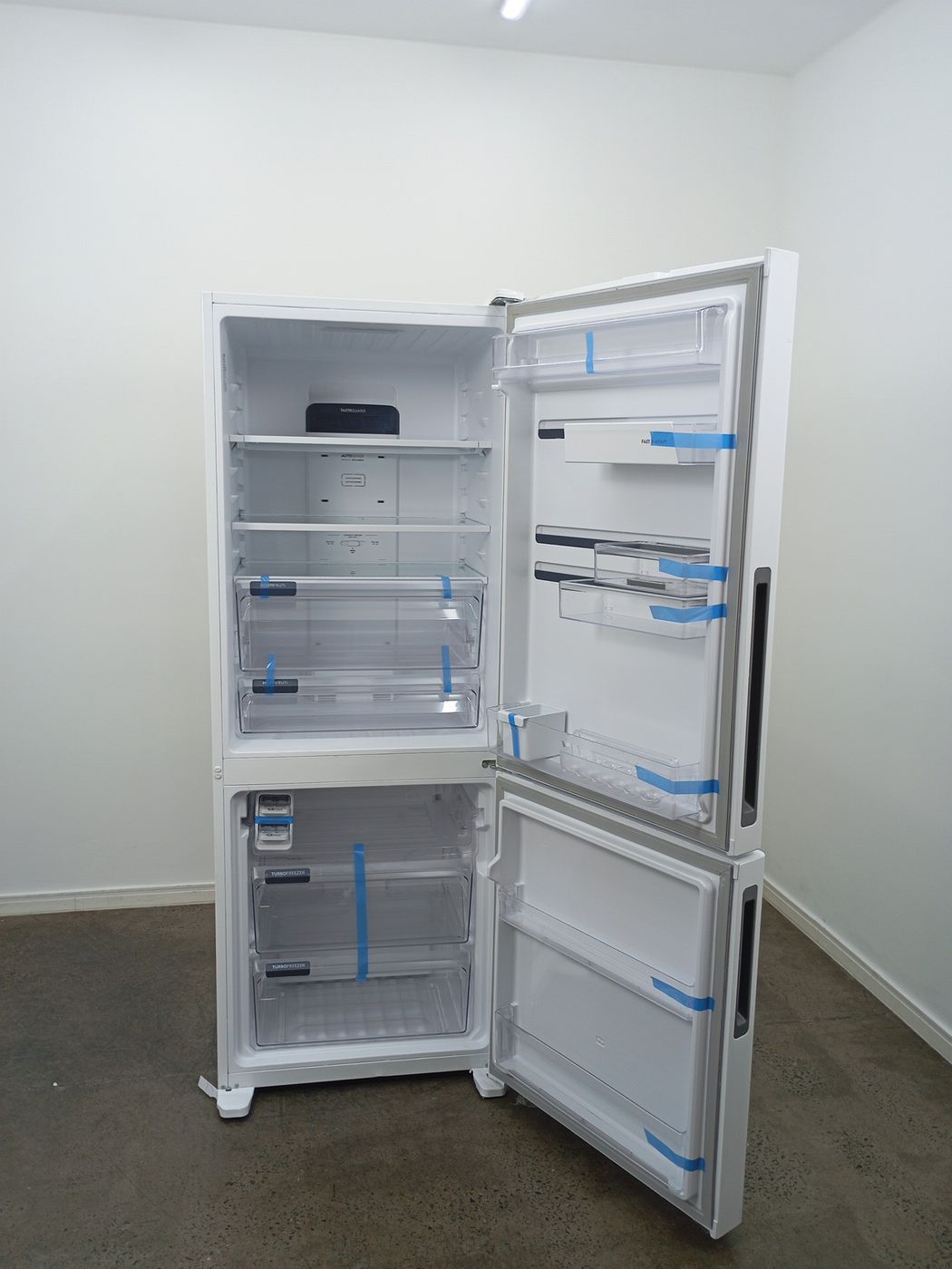 REFRIGERADOR ELECTROLUX IB54 DUAS PORTAS INVE