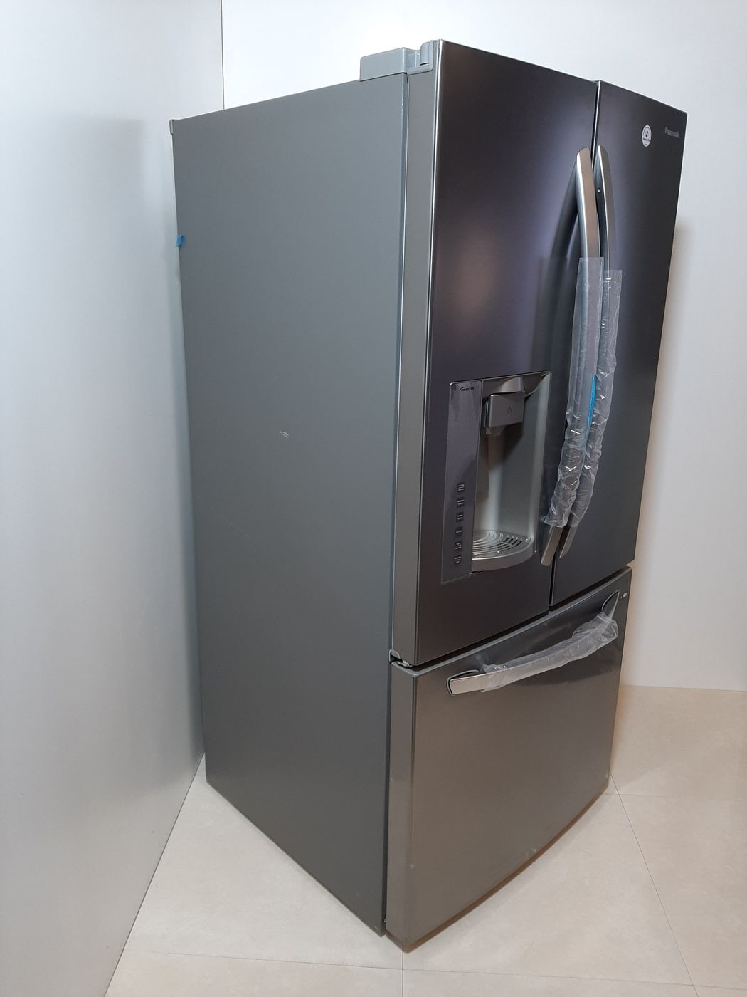 REFRIGERADOR PANASONIC FROST FREE 592L 3 PORT