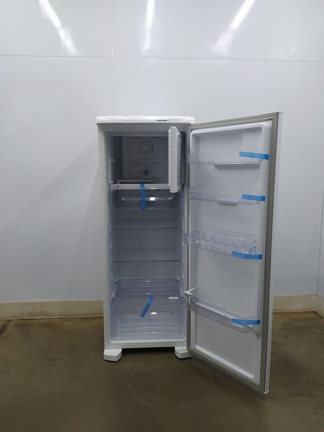REFRIGERADOR ELECTROLUX RFE39 322l - BRANCO