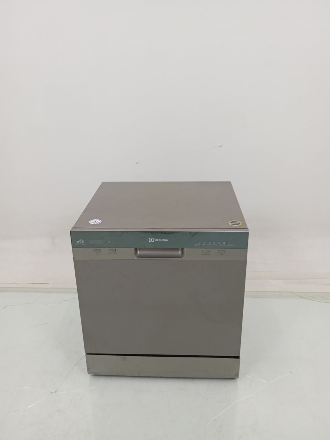 LAVA LOUCAS ELECTROLUX LL08S - Lava Louça Ele