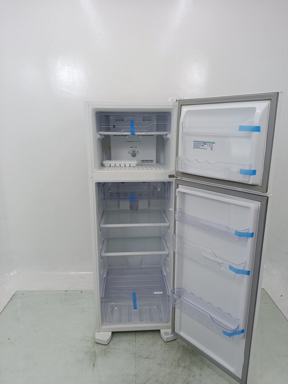 GELADEIRA ELECTROLUX TF39 FROST FREE 310L DUP