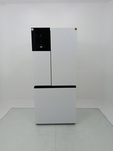 REFRIGERADOR ELECTROLUX IM8 FROST FREE INVERT