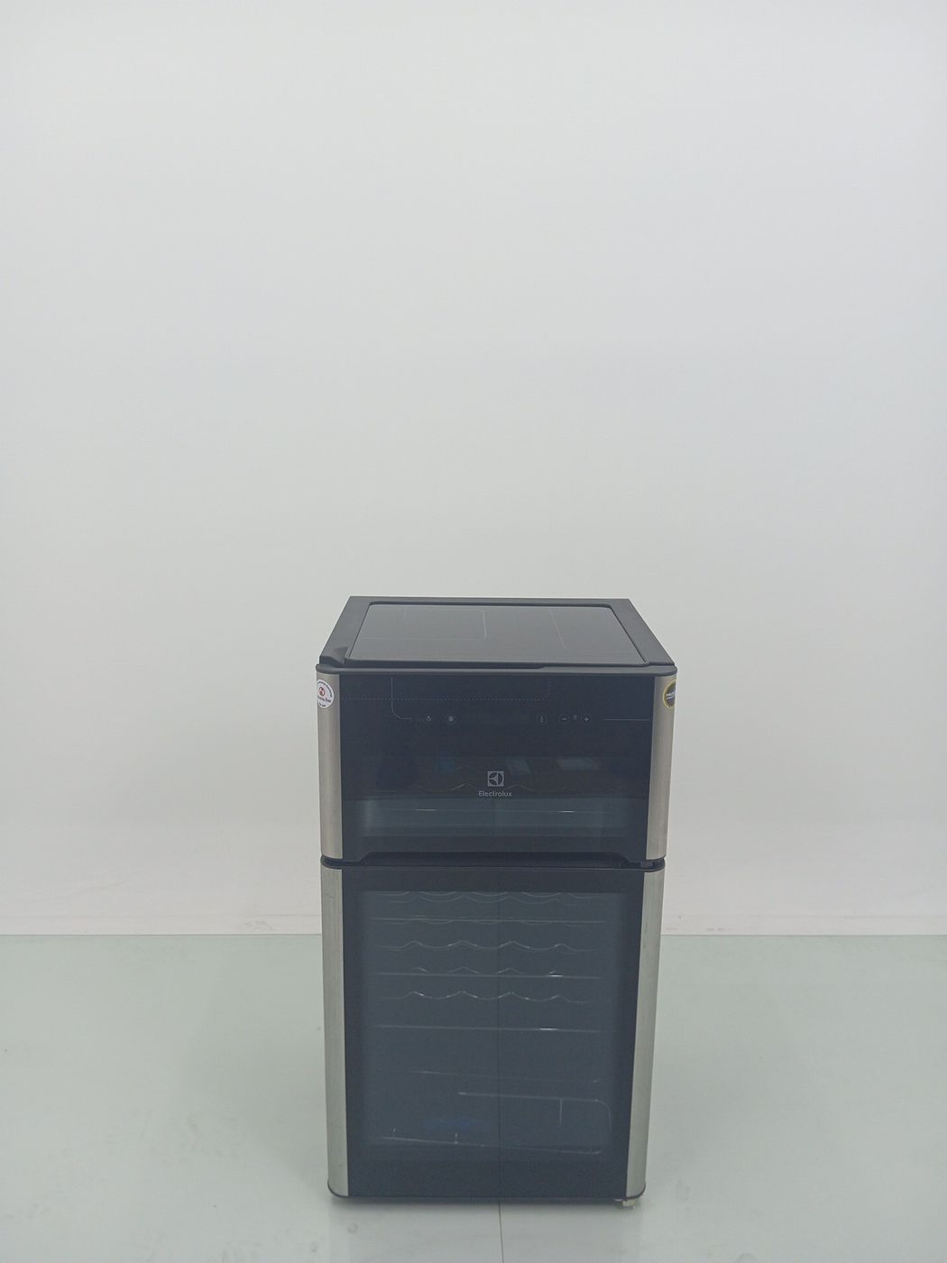 ADEGA ELECTROLUX VINHOS 2 PORTAS ACD29 29 GAR