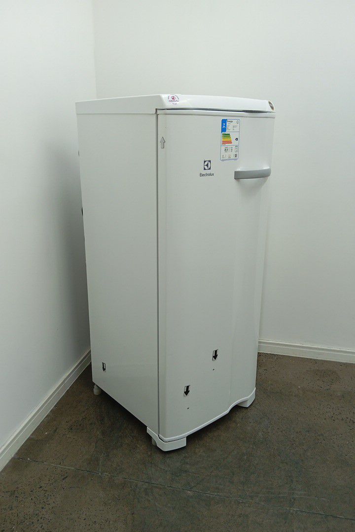 Freezer Electrolux Fe19 Vertical Cycle Defrost Uma Porta 162l Branco
