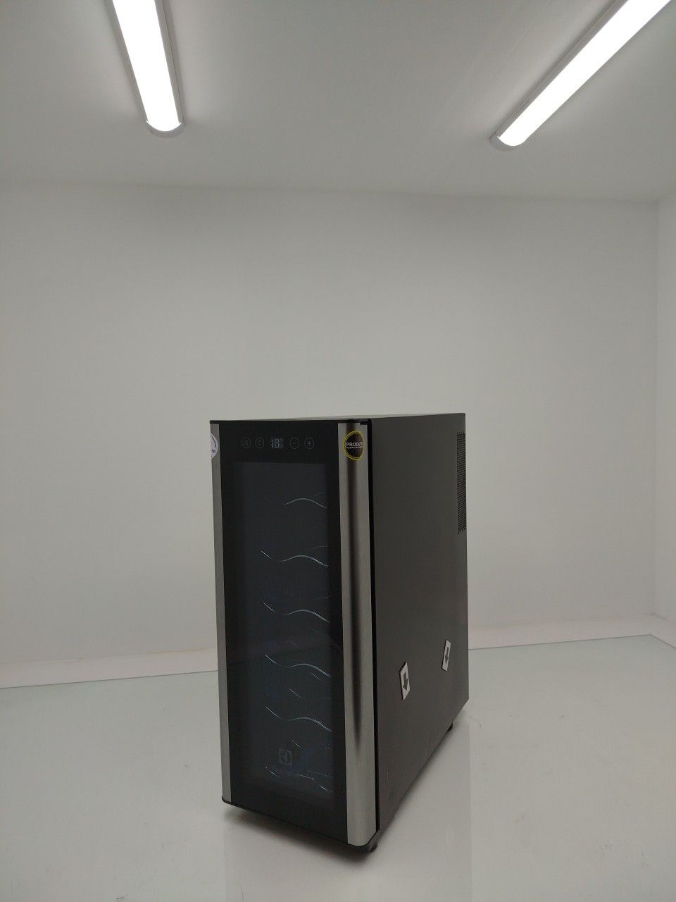 ADEGA ELECTROLUX ACS12 VINHOS UMA PORTA ACS12