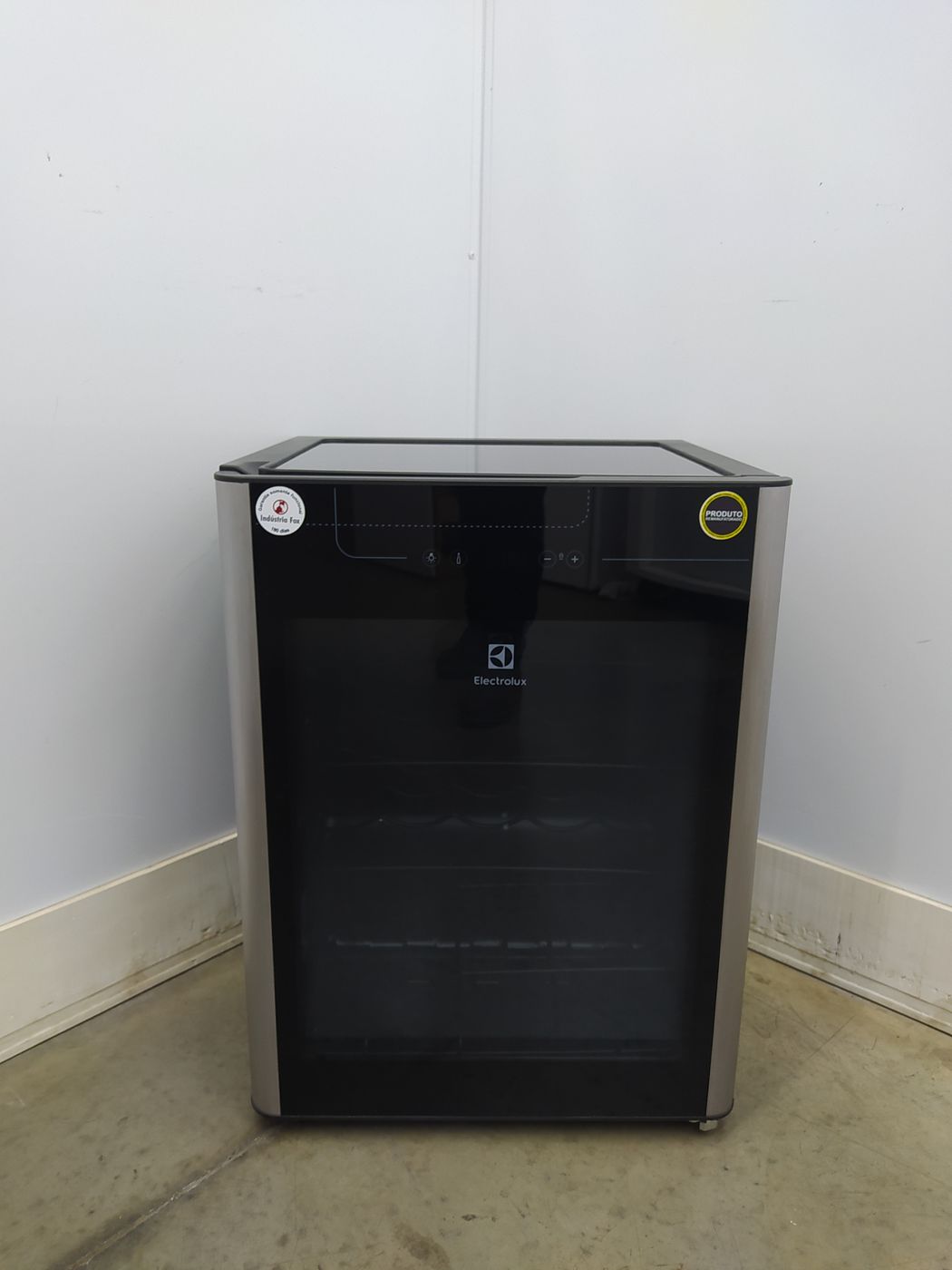 ADEGA ELECTROLUX VINHOS 1 PORTA ACS24 24 GARR