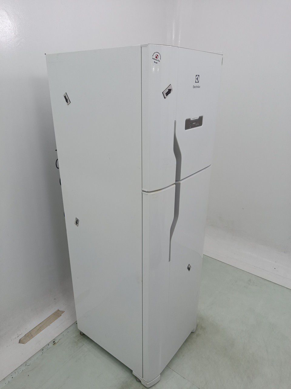 GELADEIRA ELECTROLUX DFN41 FROST FREE 371L DU