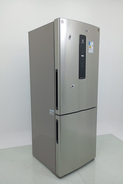REFRIGERADOR ELECTROLUX IB7S FROST FREE INVER