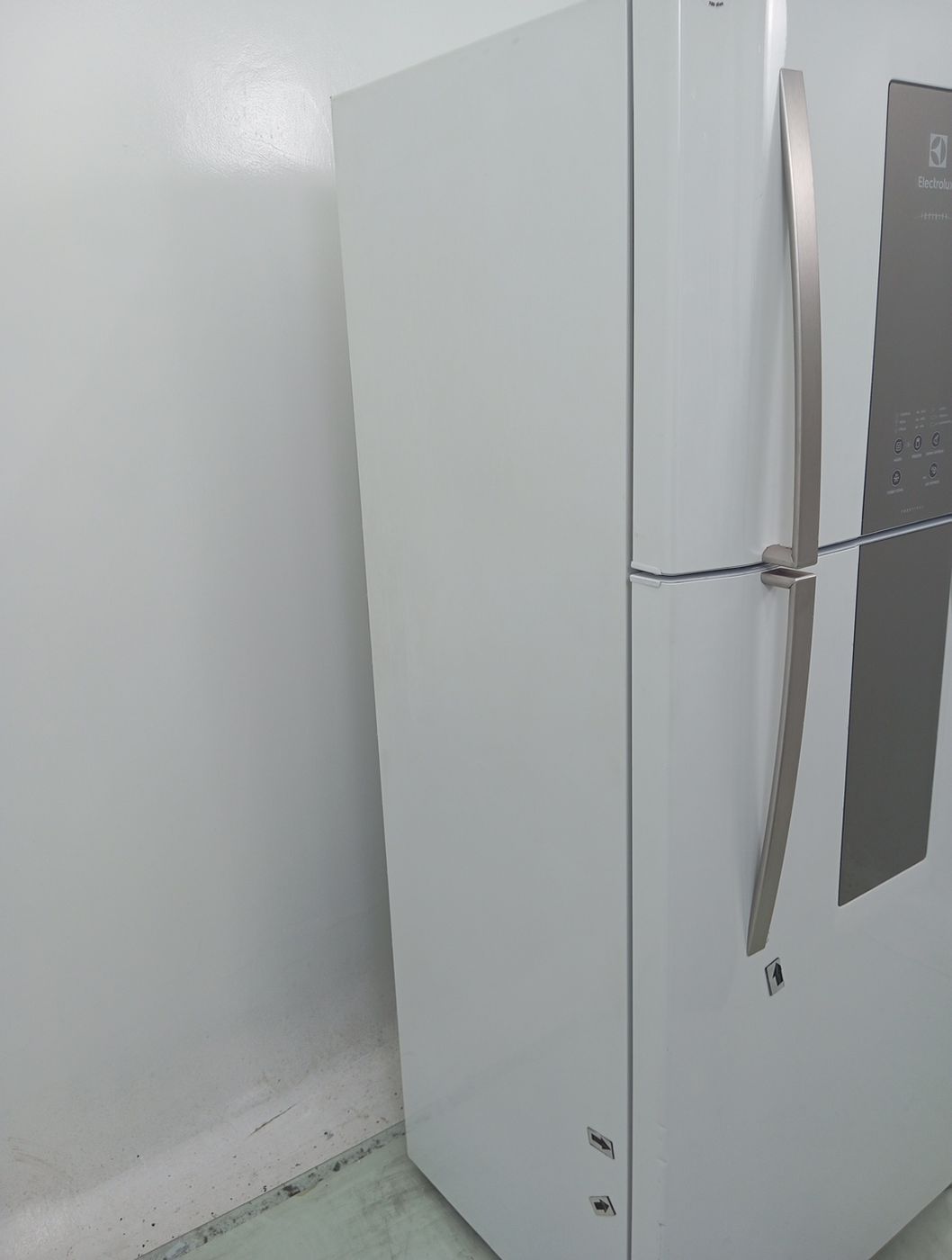 GELADEIRA ELECTROLUX DF82 - Refrigerador Elec