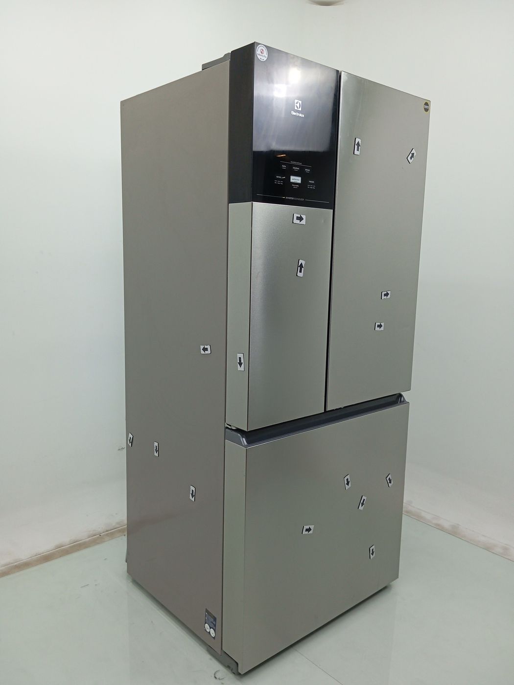 REFRIGERADOR ELECTROLUX IM8S FROST FREE INVER