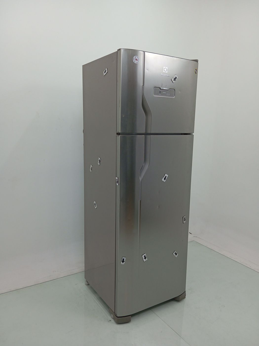 REFRIGERADOR ELECTROLUX TF39S FROST FREE 310L
