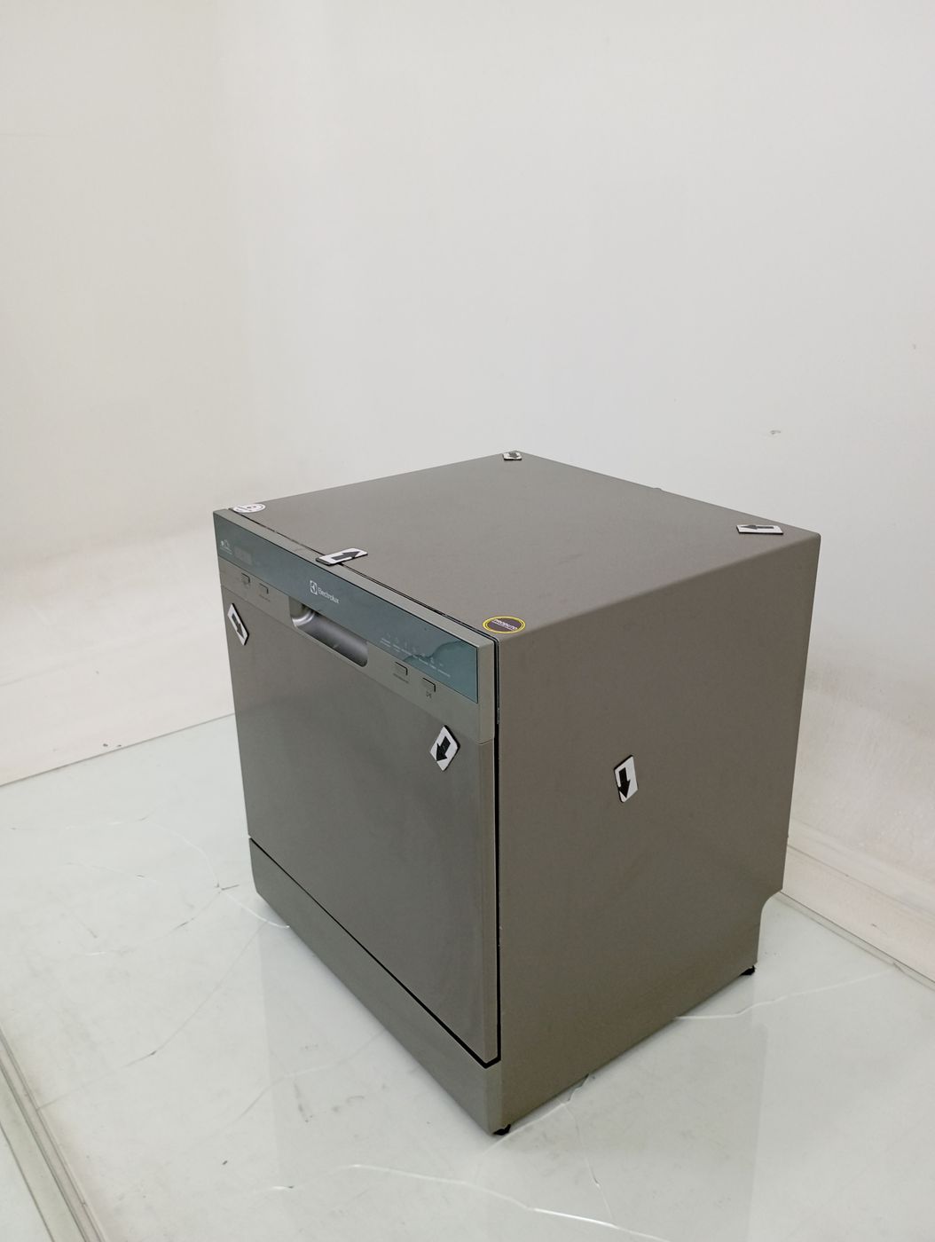 LAVA LOUCAS ELECTROLUX LL08S - Lava Louça Ele