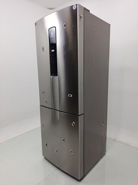REFRIGERADOR ELECTROLUX IB54S DUAS PORTAS INV