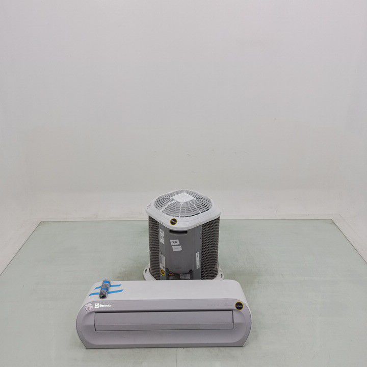 AR CONDICIONADO ELECTROLUX UE09R 9.000 BTUS Q