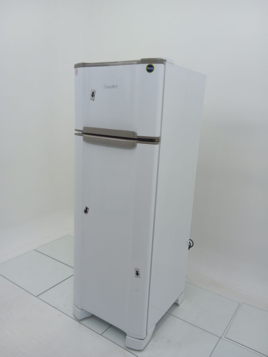 REFRIGERADOR ESMALTEC 276 LITROS RCD34 CYCLE 