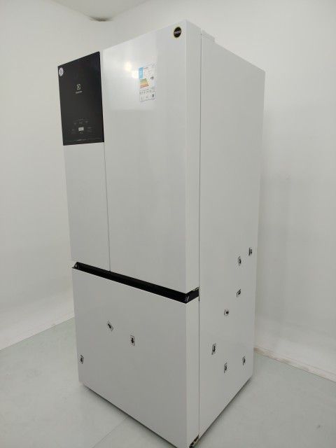 REFRIGERADOR ELECTROLUX IM8 FROST FREE INVERT