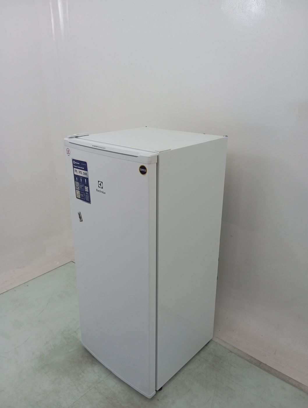 FREEZER VERTICAL ELECTROLUX  - BRANCO