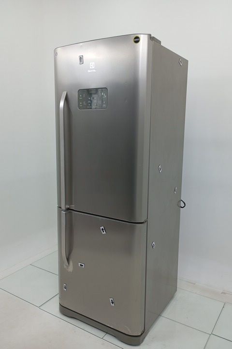 REFRIGERADOR ELECTROLUX DB53X DUAS PORTAS INV