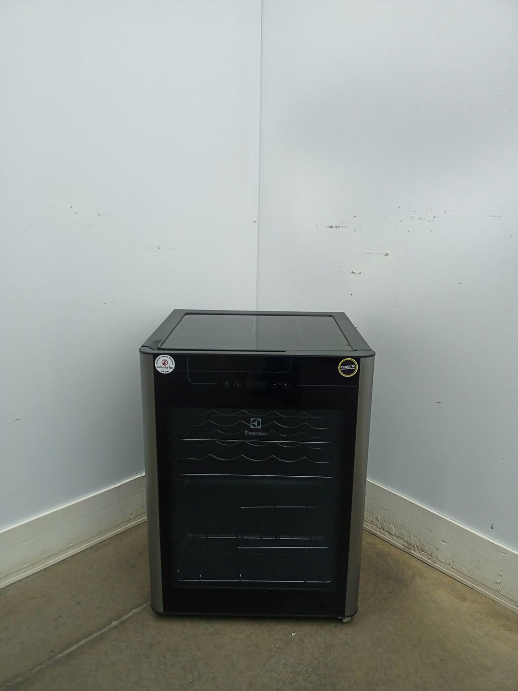 ADEGA ELECTROLUX VINHOS 1 PORTA ACS24 24 GARR