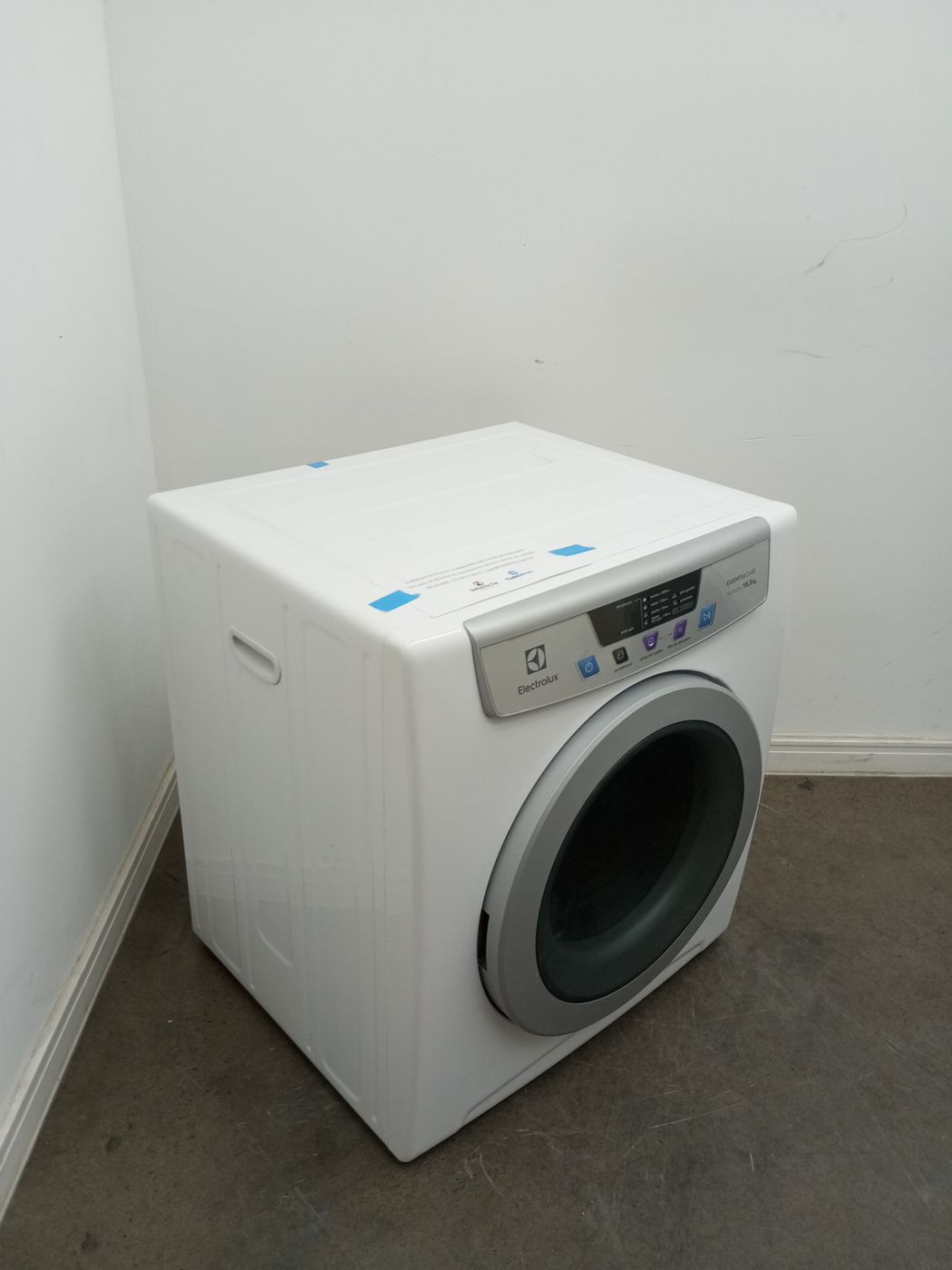 SECADORA ELECTROLUX SVP11 DE PAREDE E PISO 10