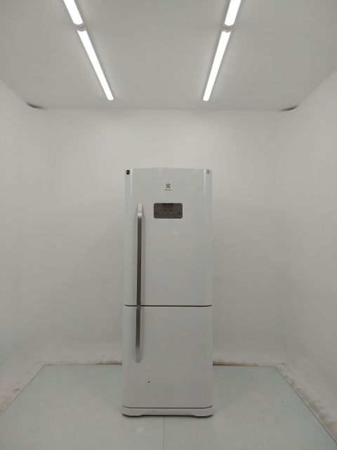 REFRIGERADOR ELECTROLUX IB53 DUAS PORTAS INVE
