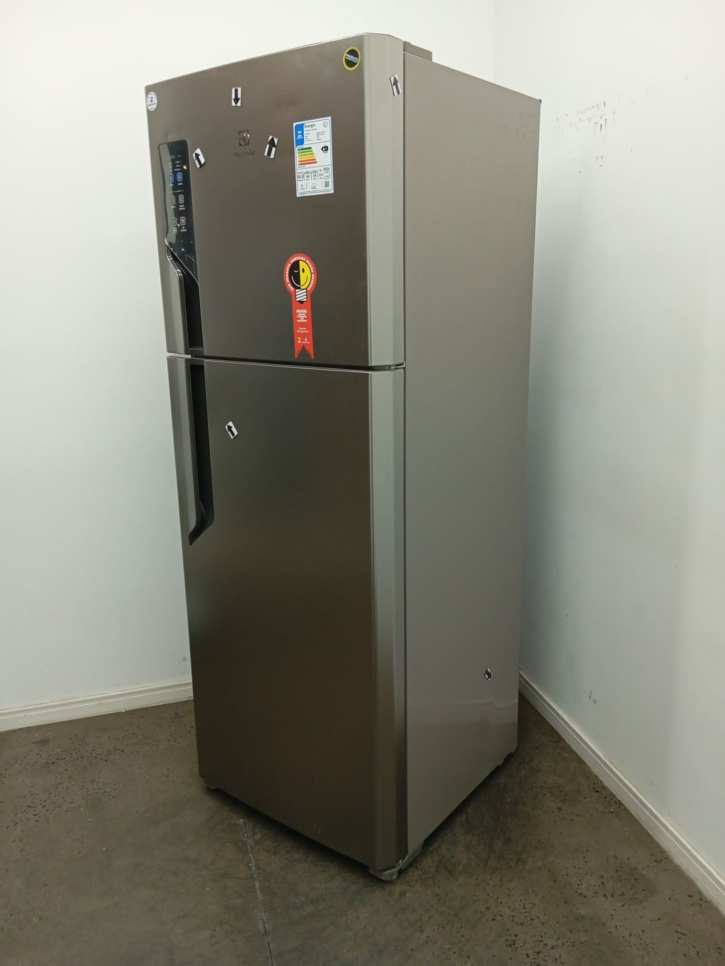 REFRIGERADOR ELECTROLUX TF56S TOP FREEZER FRO