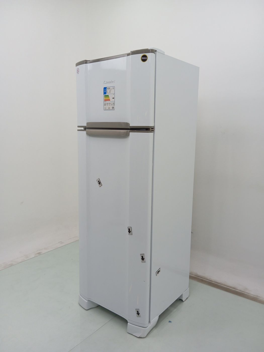 REFRIGERADOR ESMALTEC CYCLE DEFROST 2 PORTAS 