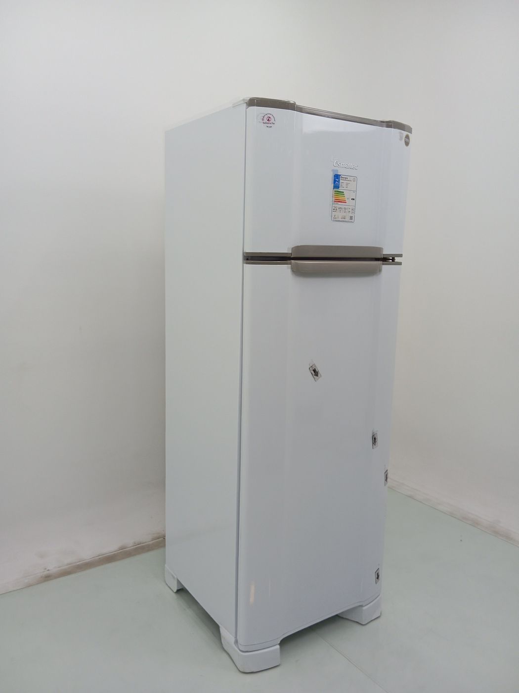REFRIGERADOR ESMALTEC CYCLE DEFROST 2 PORTAS 