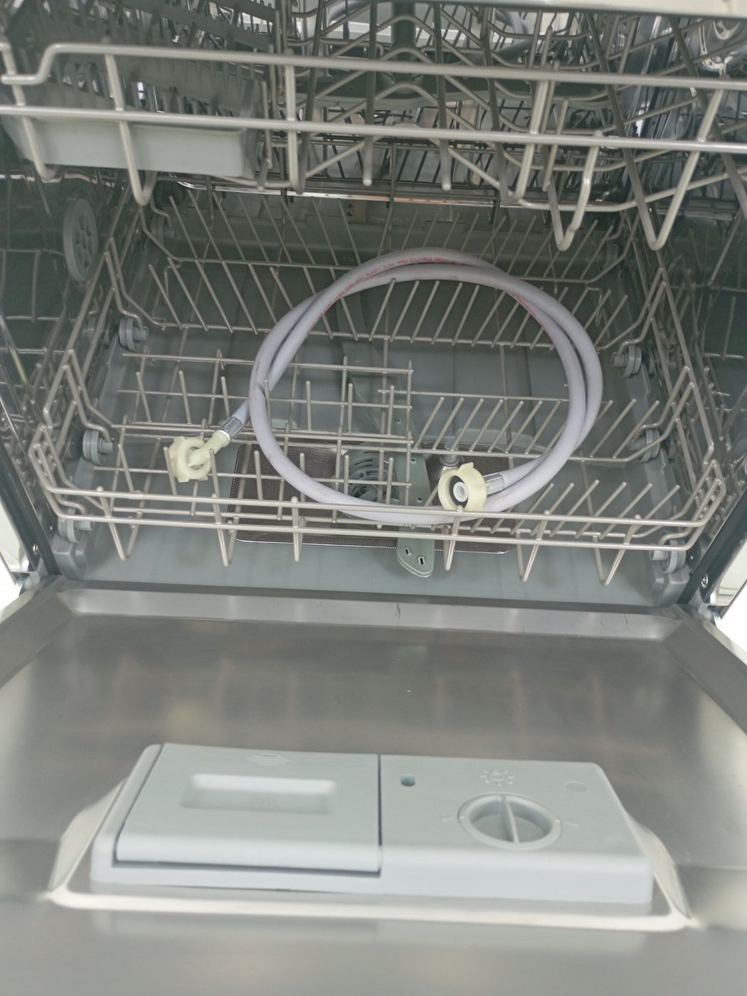 LAVA LOUCAS ELECTROLUX LE08S - Lava Louça Ele