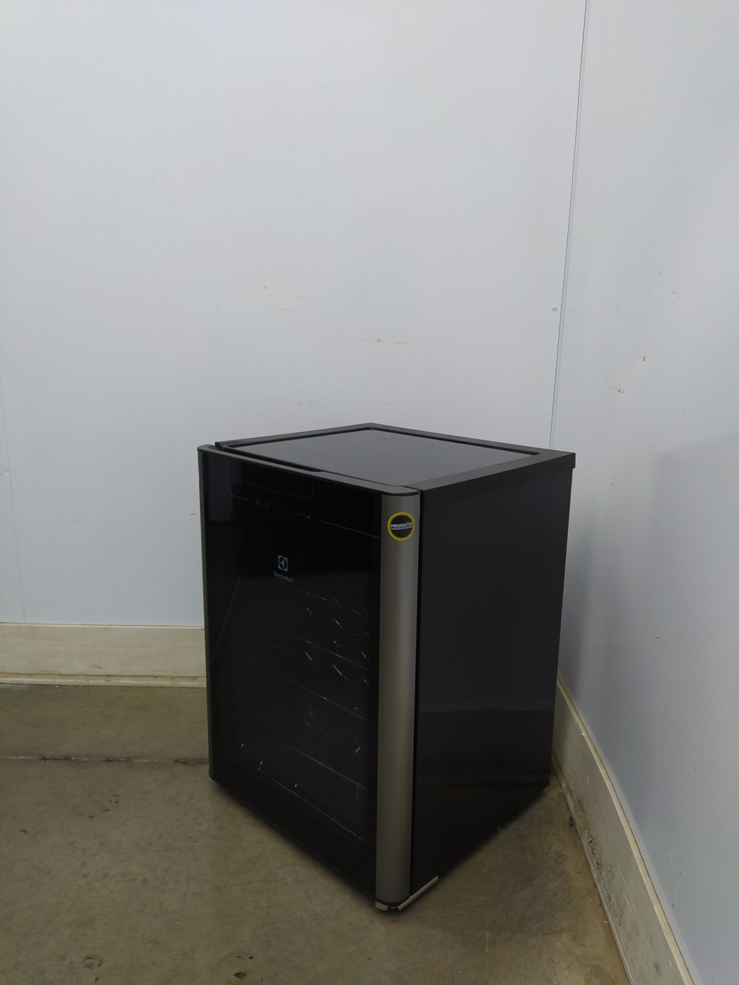 ADEGA ELECTROLUX VINHOS 1 PORTA ACS24 24 GARR