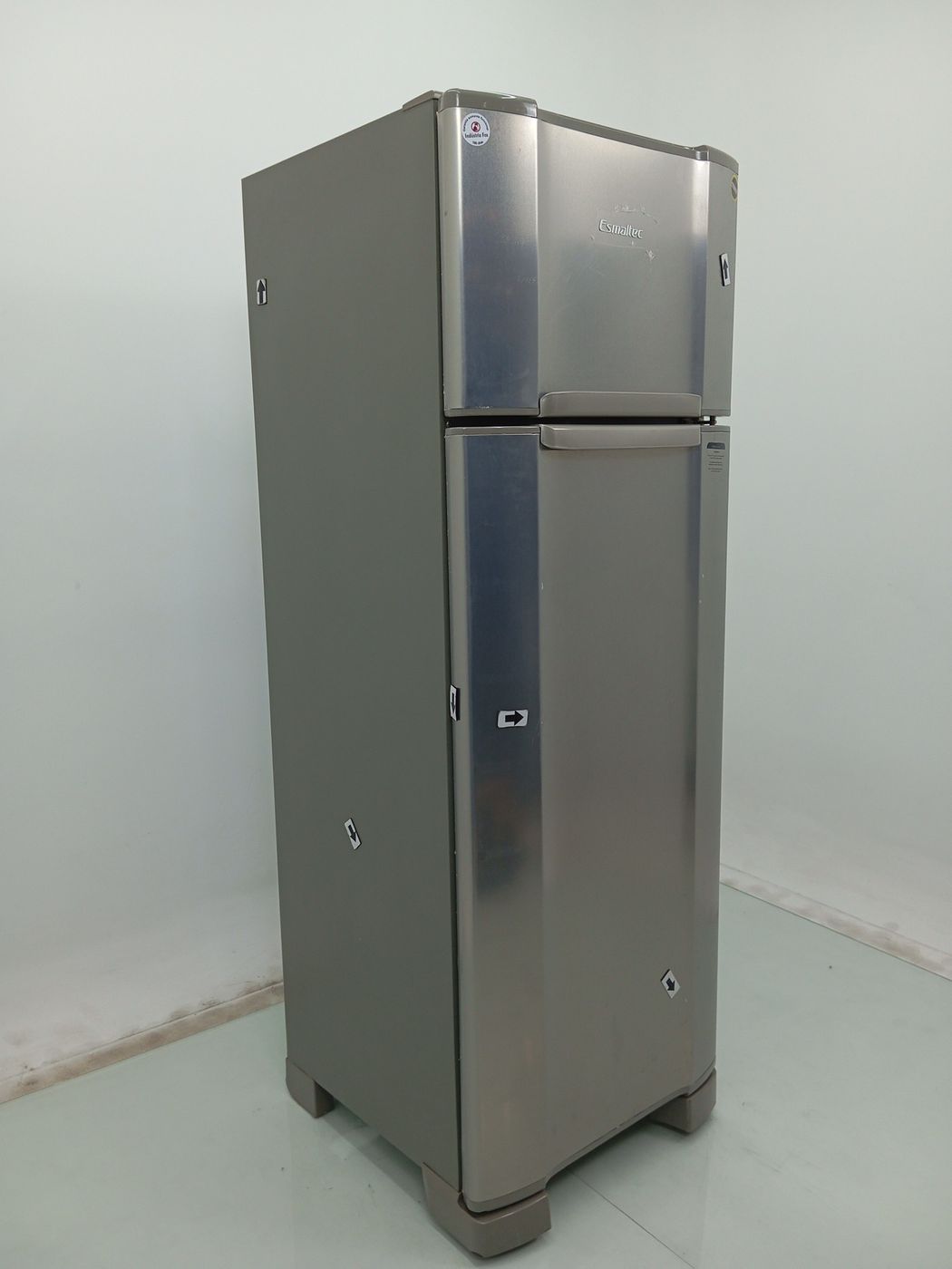 REFRIGERADOR ESMALTEC CYCLE DEFROST 2 PORTAS 