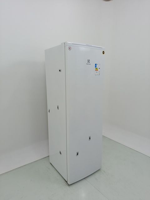 FREEZER ELECTROLUX FEI27 VERTICAL CYCLE DEFRO