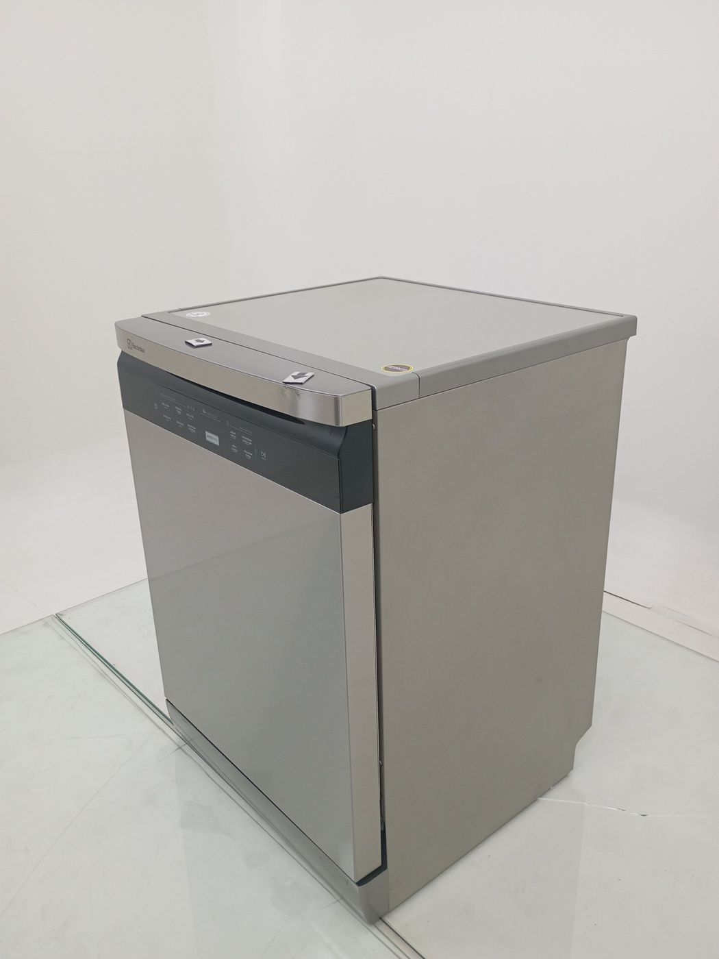 LAVA LOUCAS ELECTROLUX LL14X - Lava Louça Ele