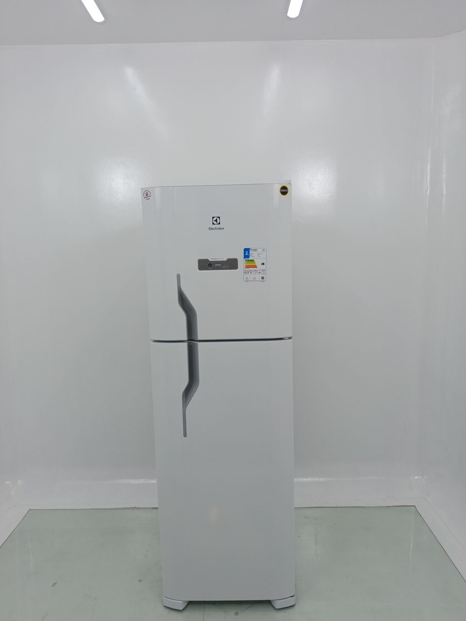 REFRIGERADOR ELECTROLUX DFN44 FROST FREE 400L