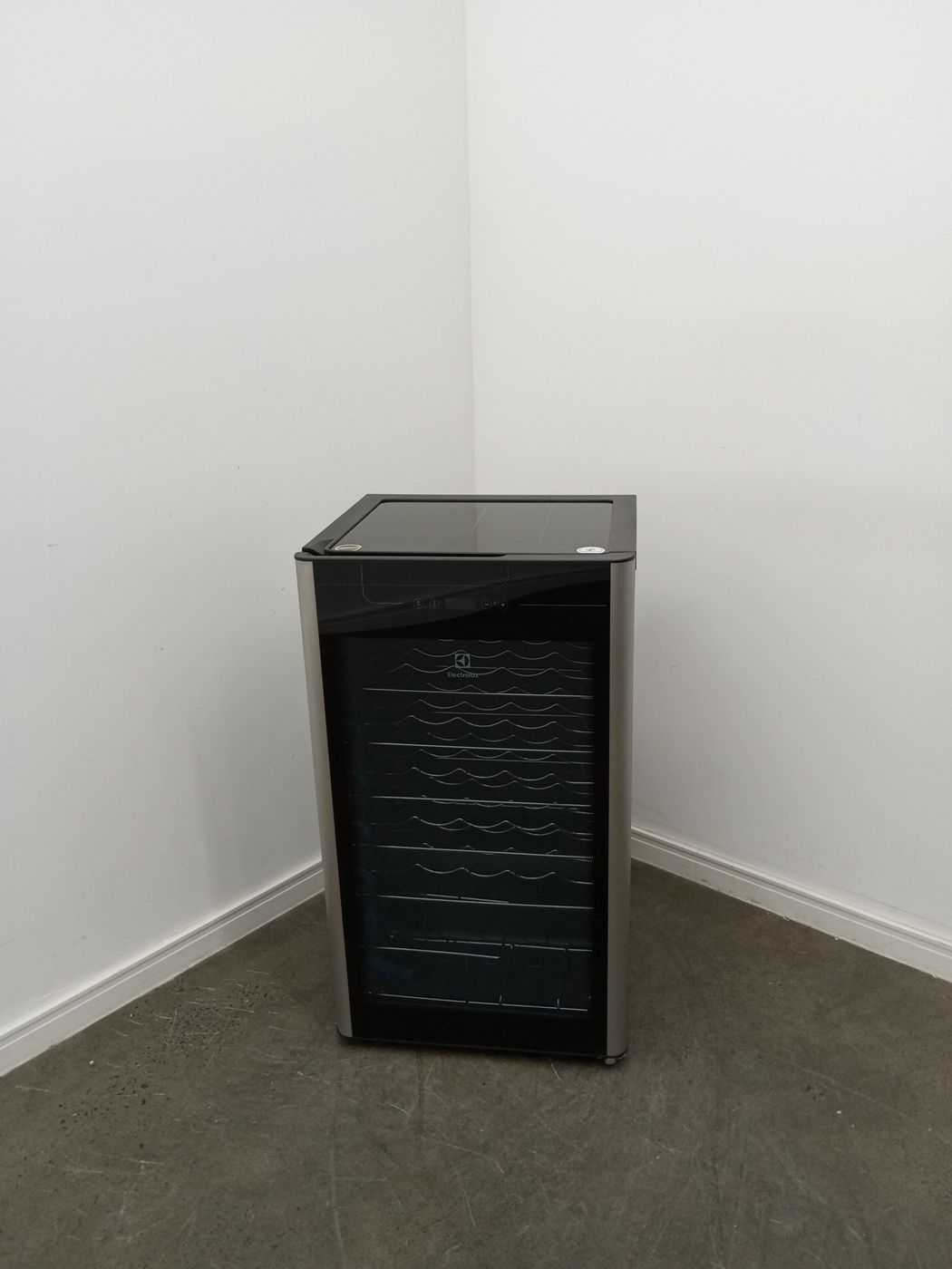 ADEGA ELECTROLUX VINHOS 1 PORTA ACS34 34 GARR