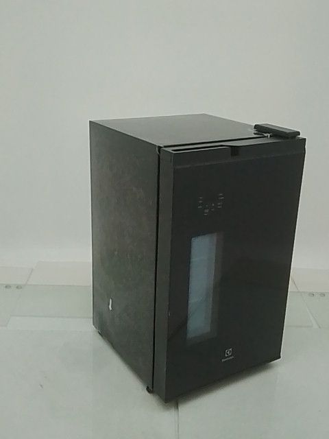 CERVEJEIRA ELECTROLUX EB10C HOME BAR FROST FR