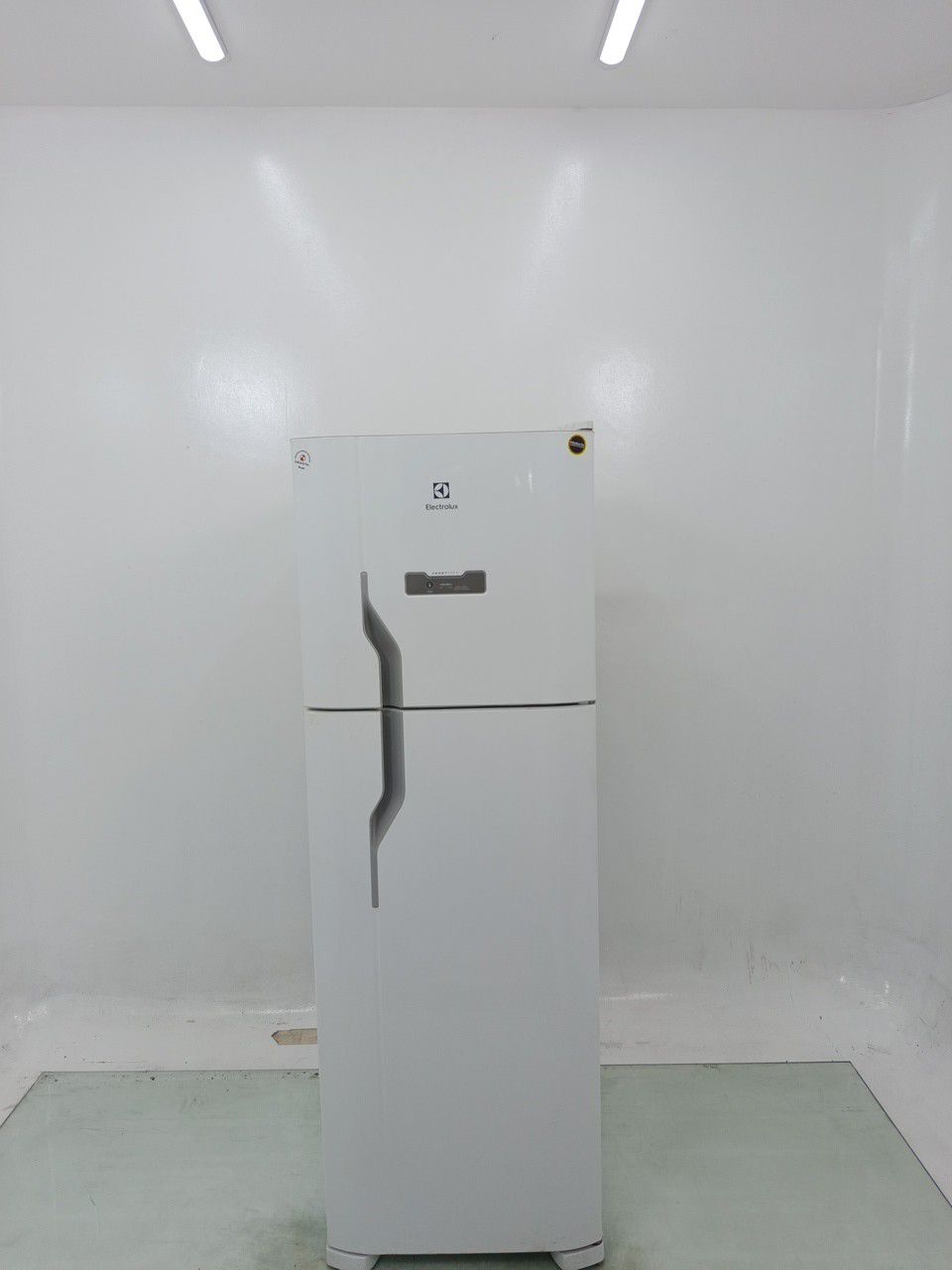 GELADEIRA ELECTROLUX DFN41 FROST FREE 371L DU