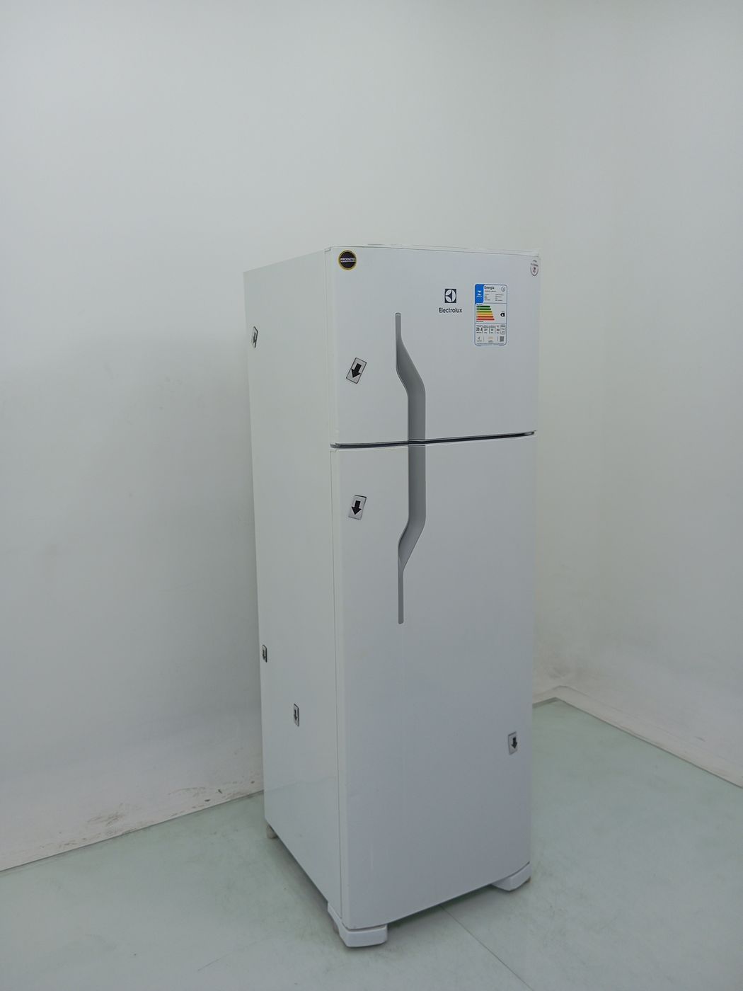 REFRIGERADOR ELECTROLUX DC35A   DUAS PORTAS C