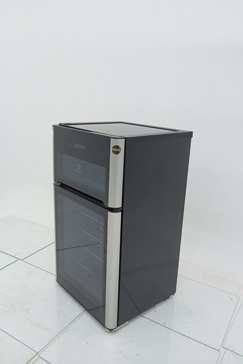 ADEGA ELECTROLUX VINHOS 2 PORTAS ACD29 29 GAR