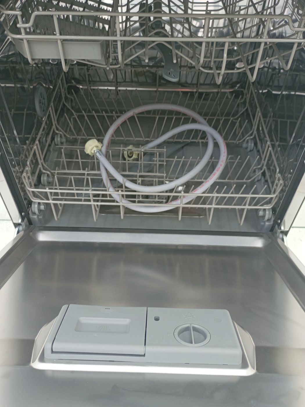 LAVA LOUCAS ELECTROLUX LL08S - Lava Louça Ele